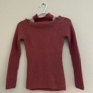 Long neck sweater. Guess. Size: XS